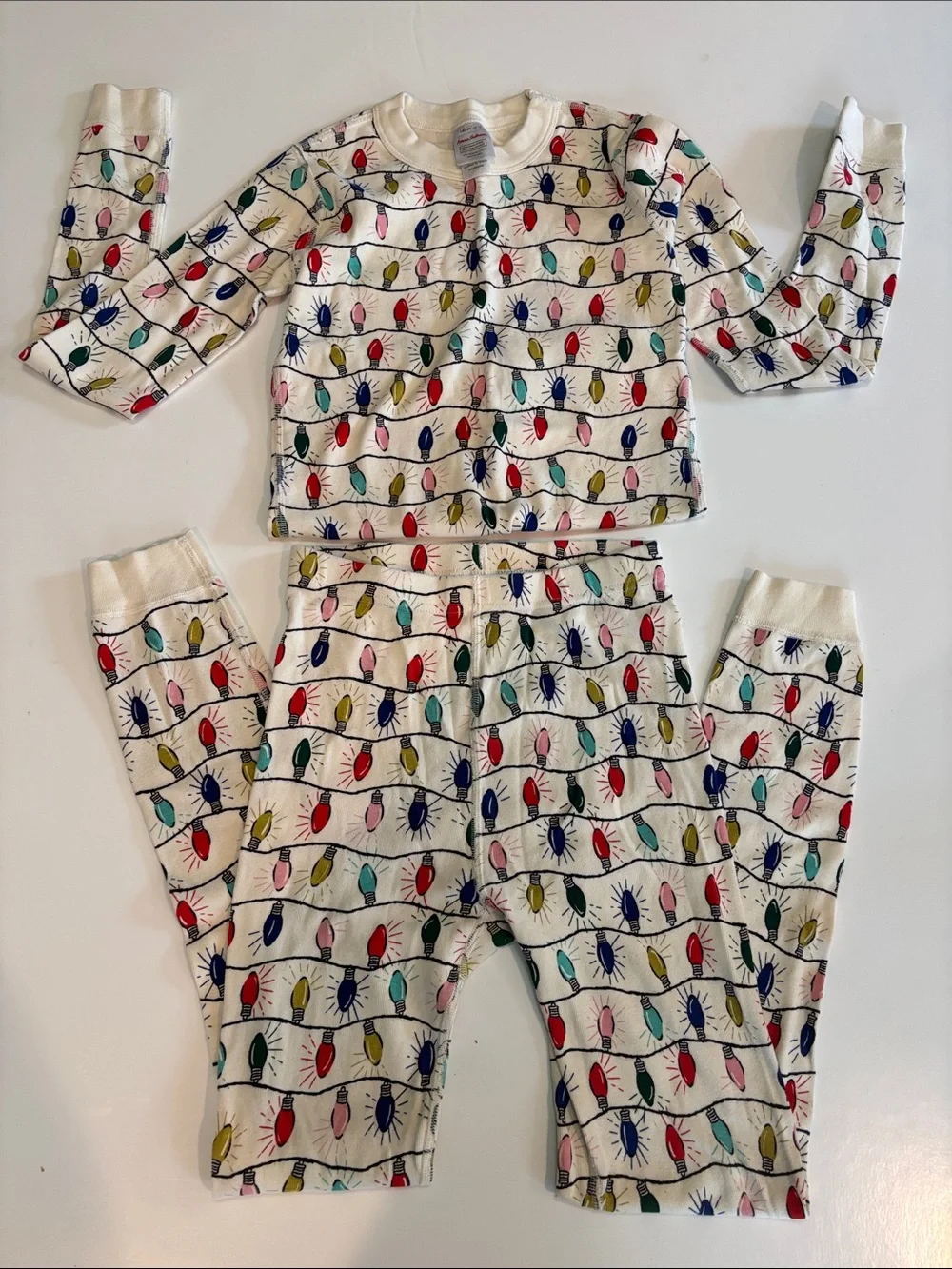 Hanna Andersson Cream Pajama Set with Multicolor Holiday Lights organic cotton